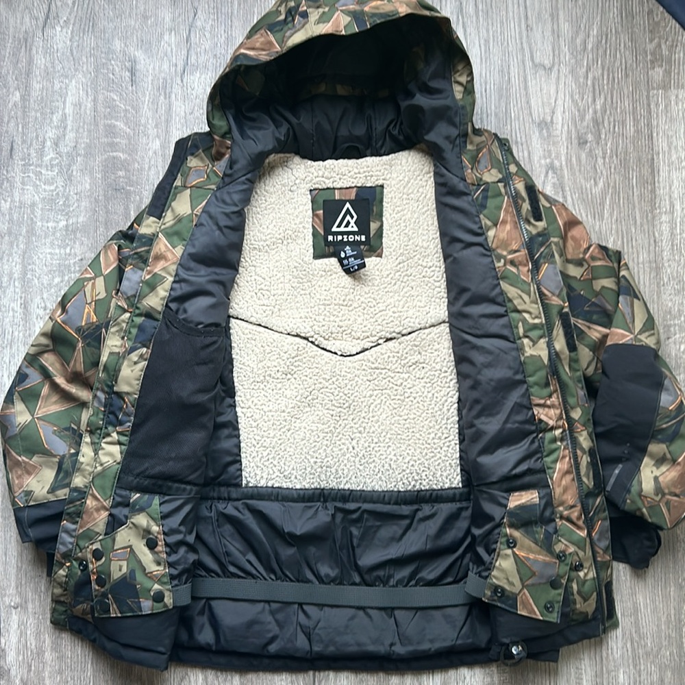 Ripzone boys snowboarding jacket with arm vents and Sherpa lining size large L - Picture 7 of 12